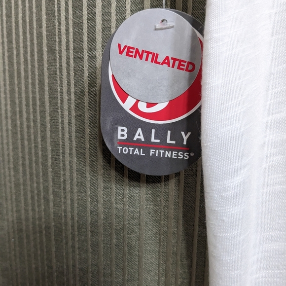 Womens L White Bally Active T Scoop neck, mesh trim, short sleeve - Picture 5 of 5